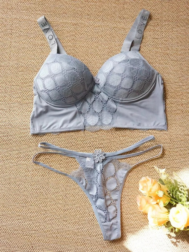 Conjunto Bralet Y Tanga Encaje.