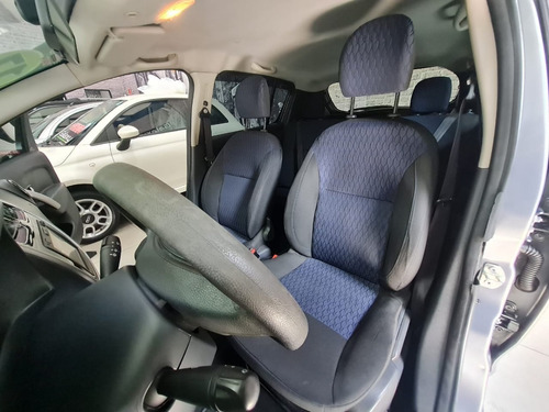 Imagem 7 de 8 de Renault Sandero Expression 1.0 2016 / 2017