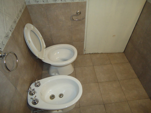 Los Naranjos Excelente Vivienda Sobre Calle Principal , Zona Comercial