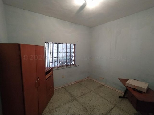 Imagen 4 de 30 de Casa En Venta En El Oeste De Barquisimeto Lara 0.4.2.4.5.9.3.7.5.4.2 Rent-a-house Centro Occidente Código Mls: 22-6232