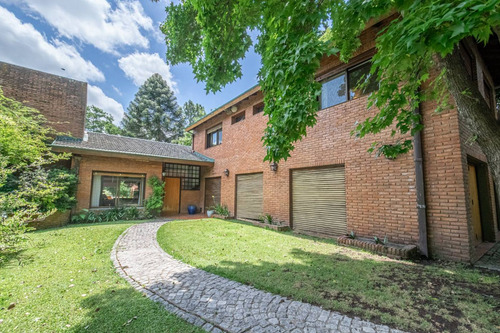 Casa 6 Dormitorios Con 4 Cocheras Highland Park