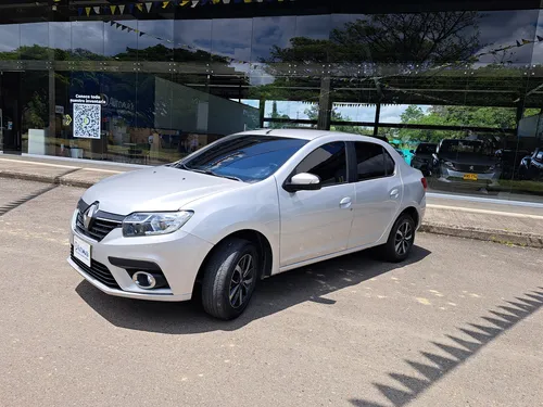 Renault Logan 1.6 Privilege / Intens