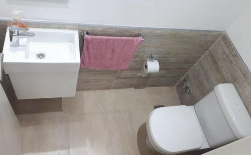 Imagen 10 de 17 de Dos Ambientes En Zona Residencial
