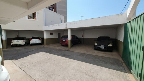 Impresionante Esq. En Alta Córdoba, Sobre Calle Isabel La Catolica Esquina Sucre.