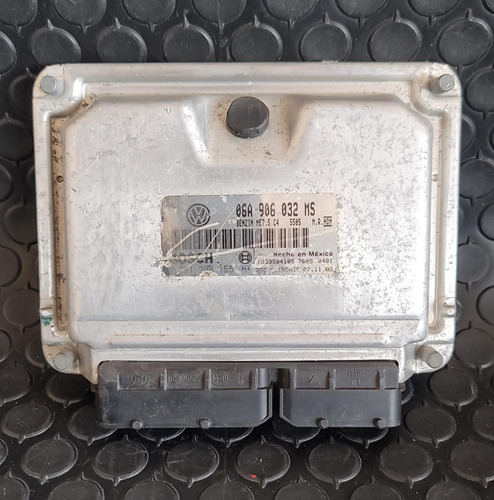 Computadora Ecu Beetle Jetta 2004-2005 2.0 06a906032ms Libre (Usado)