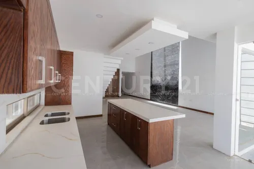 Casa En Venta En Fraccionamiento Bosques Del Valle Iv, Chihuahua, Chih.