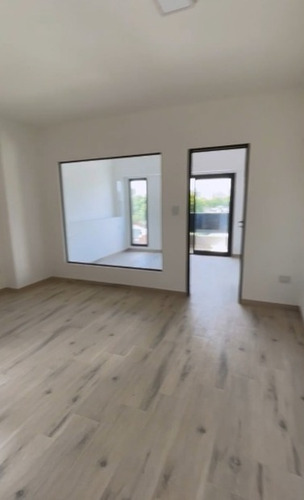 Imagen 3 de 10 de Departamento En Venta En Lanus Oeste
