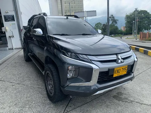 Mitsubishi L200 Gls Se Tp 2500cc Td 4x4 7ab Abs Modelo 2022