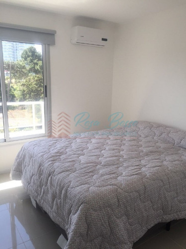 Apartamento En Brava, 2 Dormitorios *- Ref: 4752