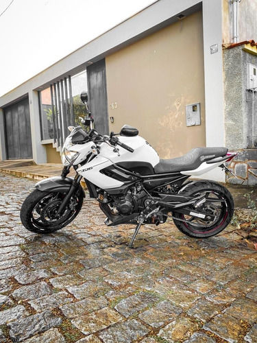 Imagem 3 de 11 de Yamaha Xj6n Abs Branca