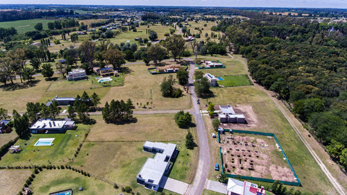 Terreno Central En Esquina A La Venta En La Elina Comarcas De Lujan Uf 81