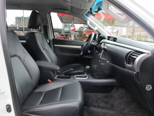Toyota Hilux 4x4 2400cc At Aa