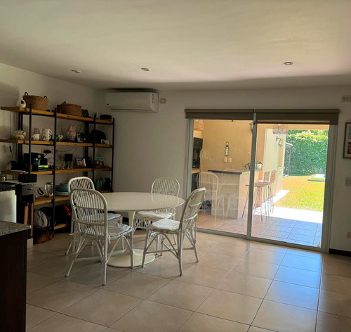 Casa En Venta En Barrio Cerrado Villa Olivos - Venta Particular