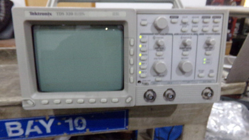 Tektronix: Tds 320 Two Channel Digitizing Oscilloscope. Tty