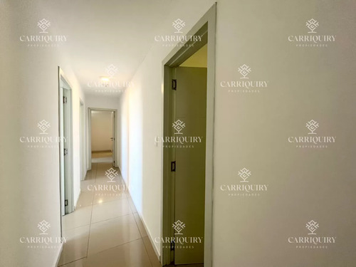 Apartamento En Brava, 3 Dormitorios *