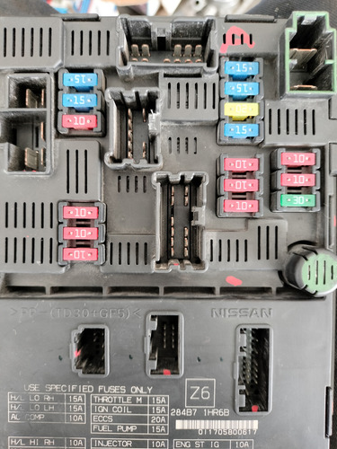 Caja De Fusibles Z6 De Versa 2016 (Usado)