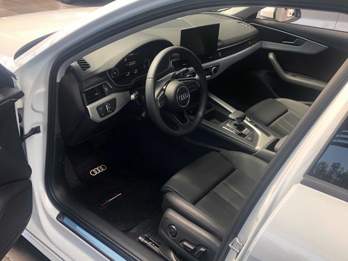 Imagen 3 de 17 de Audi A4 2021 2.0 40 Tfsi Front