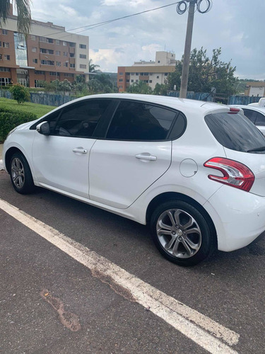 Peugeot 208 Active Flex 5p.