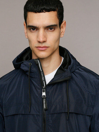 Chaqueta Ligera Con Gorro Azul Calvin Klein