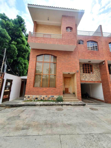  Vende Town House En Urb Agua Blanca. Campo Alegre 