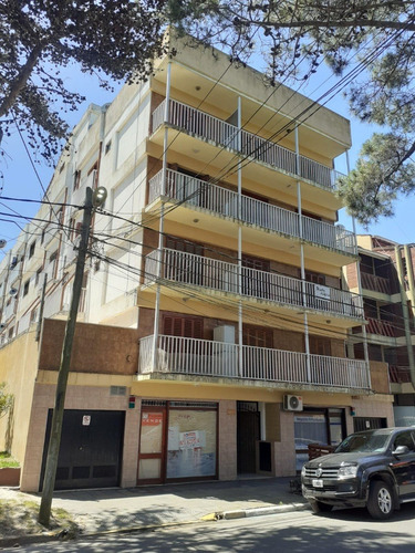 Imagen 2 de 12 de Lindo Dpto 2 Amb. Con Balcon Al Frente