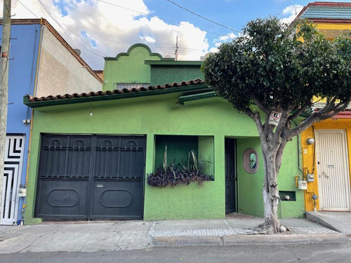 Casa En Venta En Plazas Del Sol, 2a Sección, Querétaro.