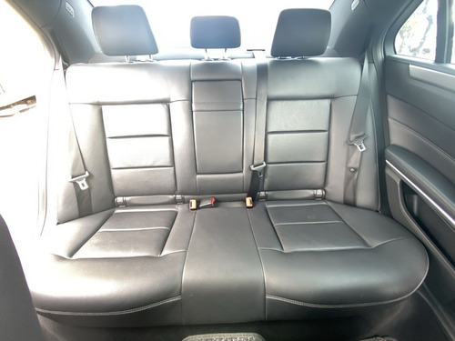 Imagen 19 de 21 de Mercedes Benz E200 2.0