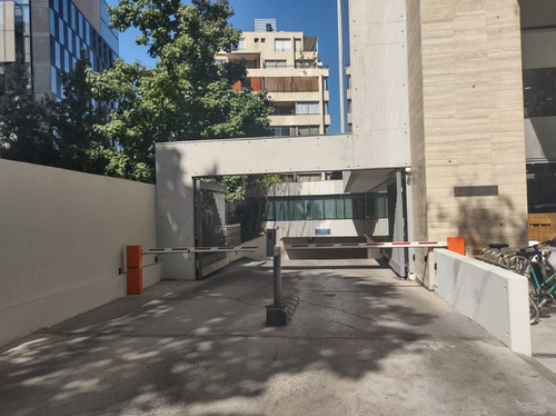 Amplia Y Luminosa Oficina En Providencia