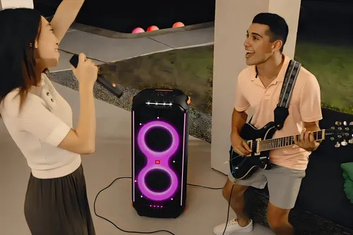 Parlante JBL JBL Partybox 710 portátil con bluetooth waterproof negro