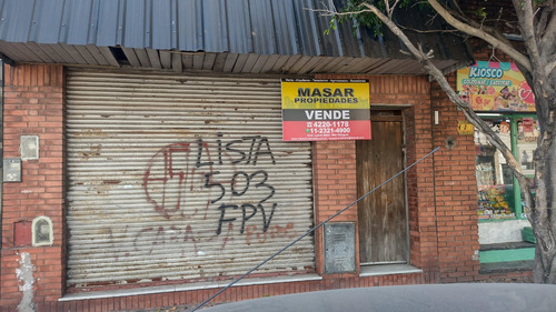 Terreno Con Local Y Vivienda Al Fondo A Demoler