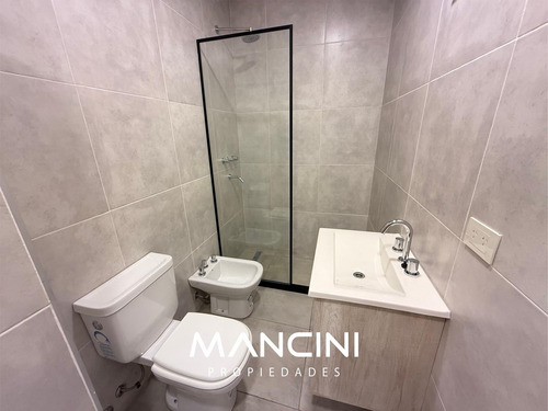 Ph En Venta De 2 Ambientes Con Patio Y Parrilla - San Martín Centro