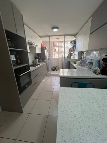 Estocolmo!! Remodelado !! 4 D 3 B Y 2 Estacionamientos + Bod