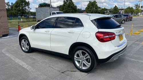 Imagen 5 de 25 de Mercedez Benz Clase Gla 200