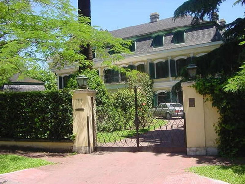 Imagen 2 de 22 de Importante Residencia Sobre Media Manzana De Lote, Bajo De San Isidro