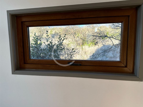 Parcela De 5.060m2 Con Casa Como Nueva En Ocho Quebradas