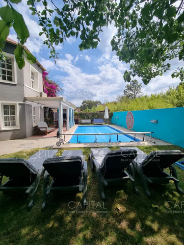 Casa De Cinco Dormitorios En Alquiler - En La Barra Punta Del Este