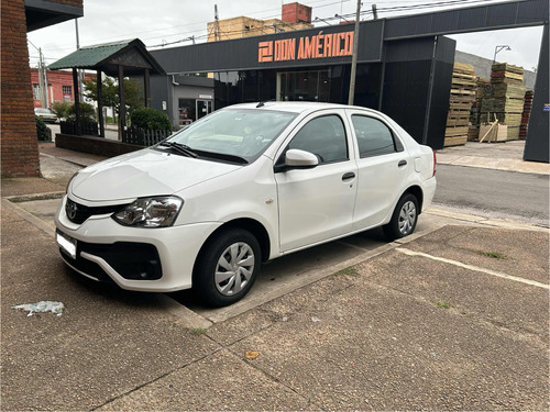 Toyota Etios 1.5 Sedan X