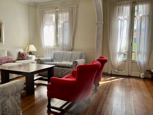 Venta Casa, Pocitos, 4 Dormitorios, 3 Baños, Patio Y Garaje