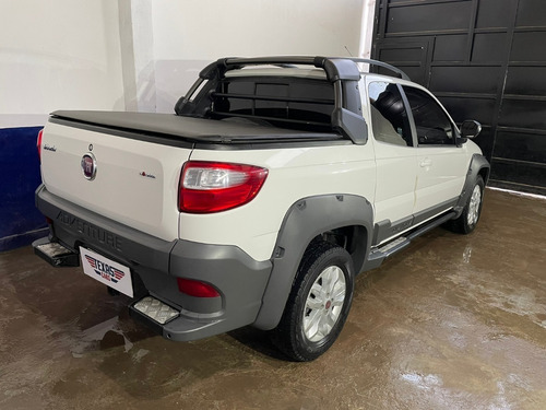 Imagen 2 de 8 de Fiat Strada 1.6 Adventure