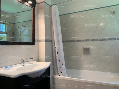 Cómoda Casa De Cinco Dormitorios En Mansa - Venta- Ref: 28992