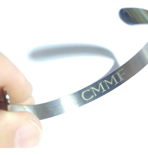 Pulsera Media Esclava Acero Quirurgico 60mm Grabado Láser Color Plateado Diámetro 1 Largo 7