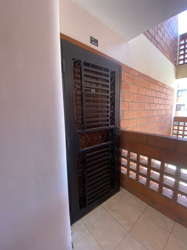 Imagen 2 de 10 de Eav-768 Zona Norte Apartamento En Milagro Norte Residencias Bayona Ii