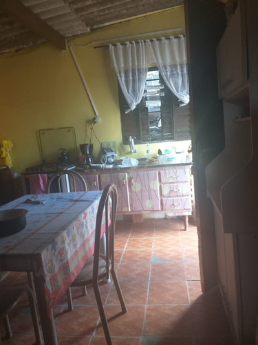 Terreno Com 3 Casas Sendo Uma Com 2 Cômodos E 2 Com 3 Cômodo