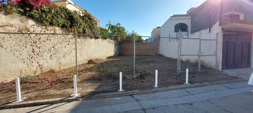 Terreno En Venta En Colonia Las Plazas, Irapuato, Gto.