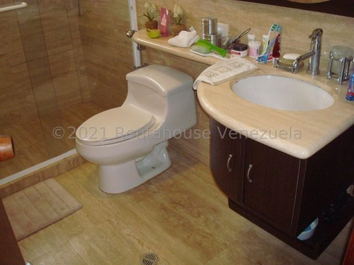 Imagen 16 de 18 de Hermosa Casa Actualizada En Terrazas Del Club Hípico Caracas 22-25138