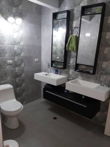 Imagen 8 de 14 de Hermosa Casa Ubicada En Urb Llano Alto Carrizal 400m2