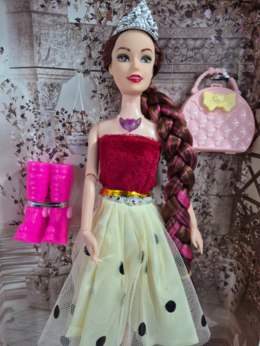 Boneca C/bolsa Bota Salto Cabelos Longo Articulada