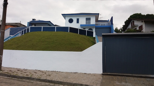 Residência Completa Averbada. Aceito Permuta. Ofereço 90 Mil De Desconto Para Efetuação De Um Embelezamento Geral Da Residência. A Residência, Uma Vez Embelezada, Passará A Valer Cerca De 1.600.000.
