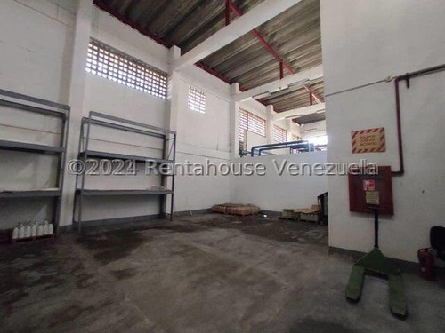Se Vende Galpón Industrial Con Grandes Espacios Posee Banco De Transformadores Tanque 80 Mil Lts Y Más 24-26697 Hc