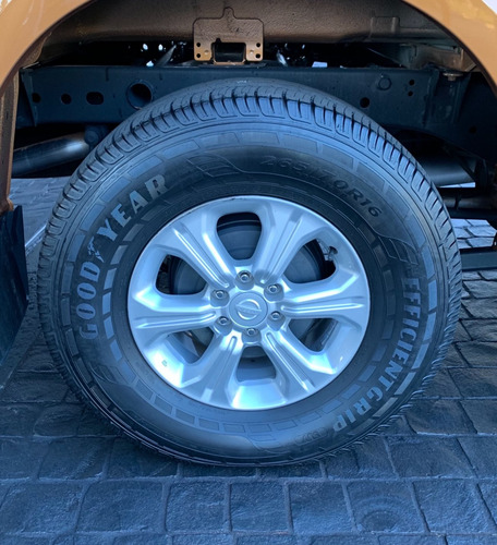Imagem 10 de 10 de Nissan Frontier Le 2.3 Laranja 2017